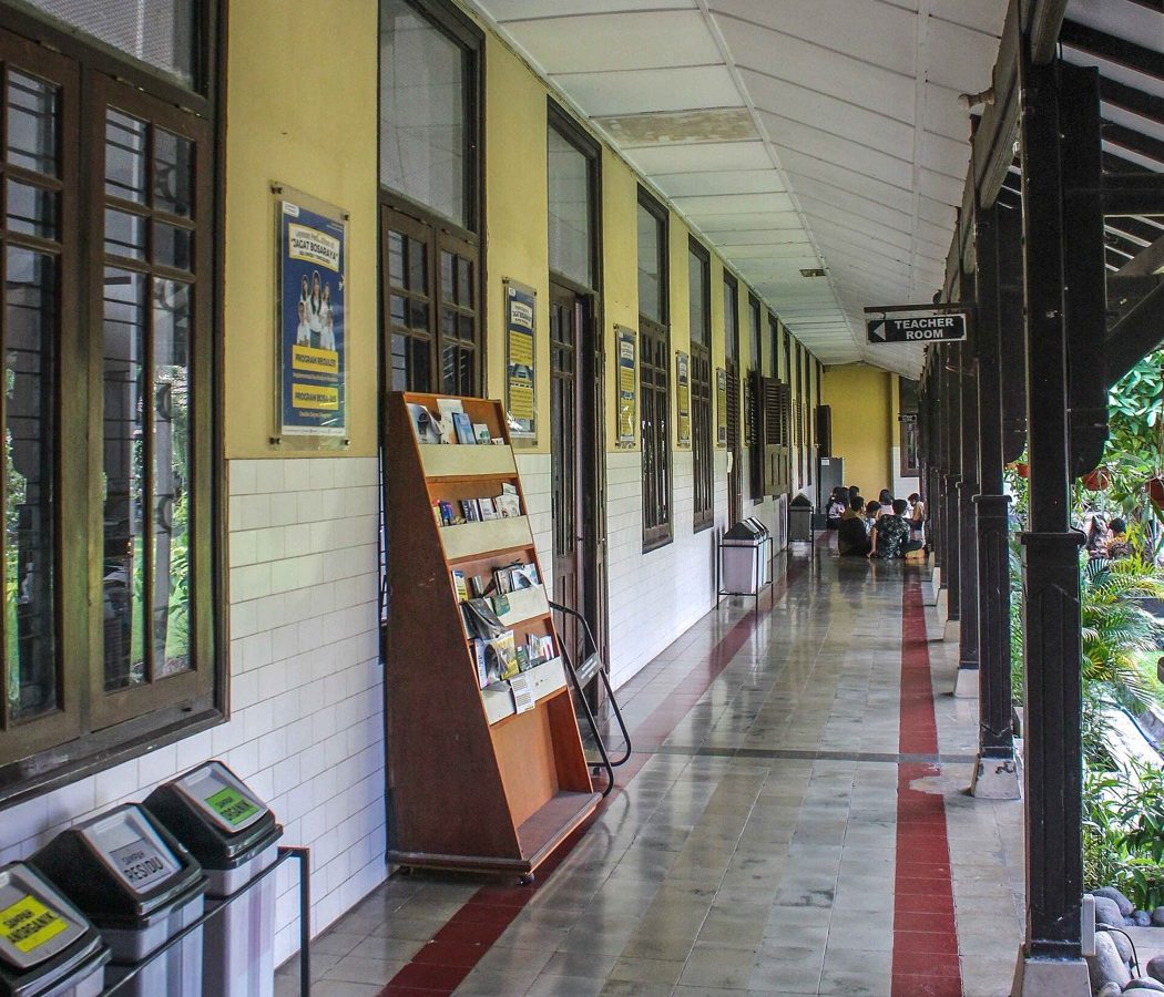 Arsitektur Bangunan SMA BOPKRI I Yogyakarta