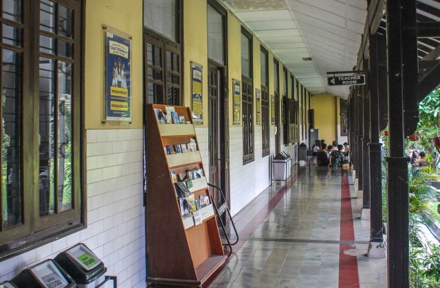 Arsitektur Bangunan SMA BOPKRI I Yogyakarta