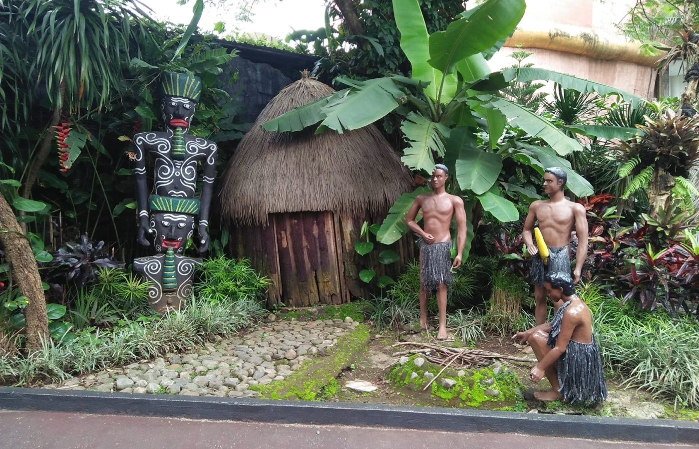 Rumah adat jawa — Etnik Papua Jawa Timur Park 1 - Rumah Adat Papua