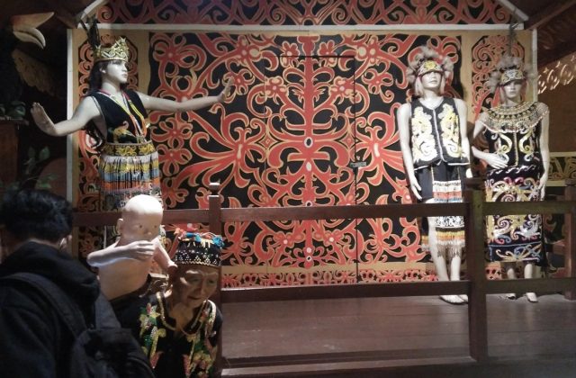 Rumah adat jawa — Galeri Budaya Nusantara - Rumah Adat Dayak