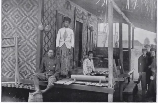 JAVANESE HOUSE BUILDERS.-As showing the most remarkable ability in the construction of primitive buildings, the Javanese were by all odds the greatest attraction on the Midway Plai